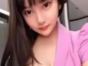 大眼萌妹小尤奈粉紅長裙一對巨乳誘人